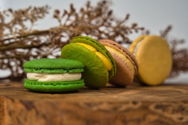 Découvrez les secrets garantis pour maîtriser les macarons pistache et leur ganache exquise et irrésistible !