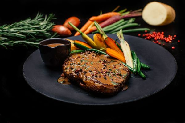 Savourez l'Apogée de Votre Steak : Recette Infaillible de la Sauce au Poivre Parfaite !